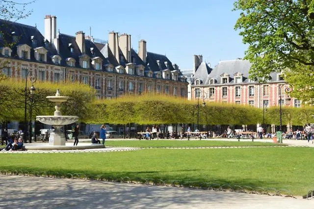 Place Des Vosges Paris