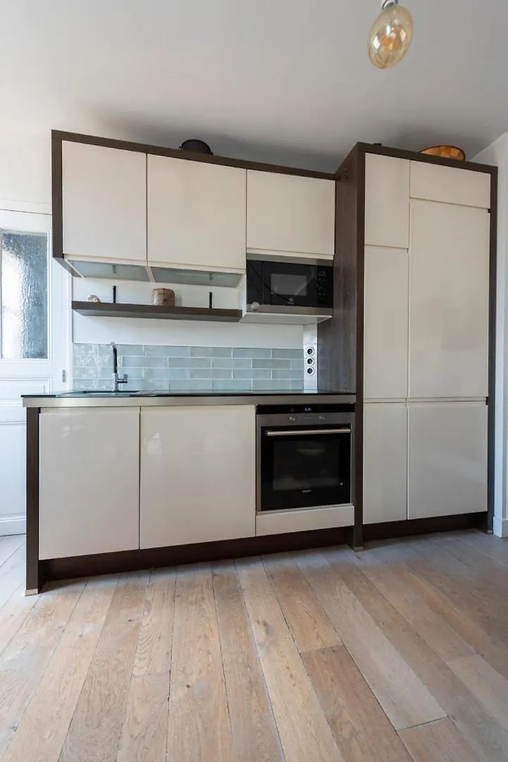 Apartment Place Des Vosges Paris